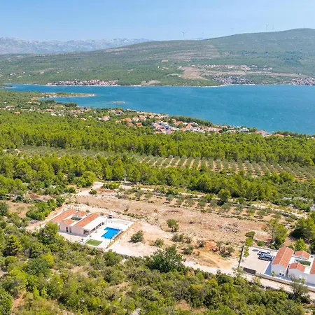 Semesterbostad Olive Tree Pridraga